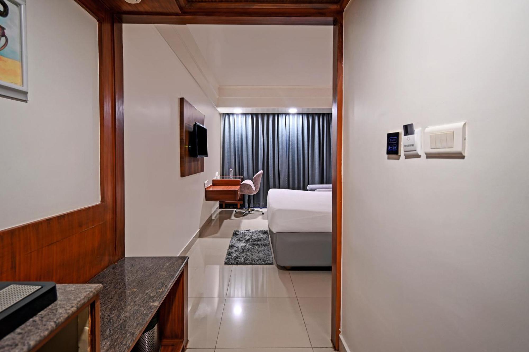 Palette Madhapur Hotel ไฮเดอราบัด ภายนอก รูปภาพ