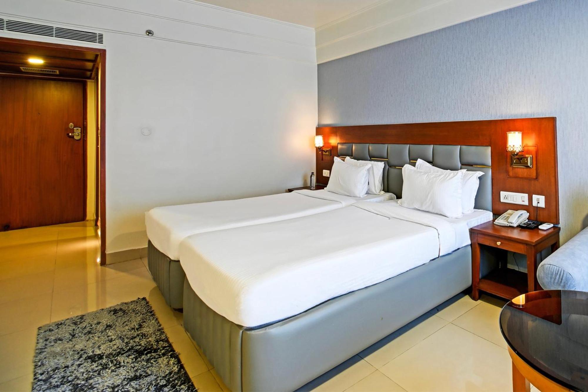 Palette Madhapur Hotel ไฮเดอราบัด ภายนอก รูปภาพ