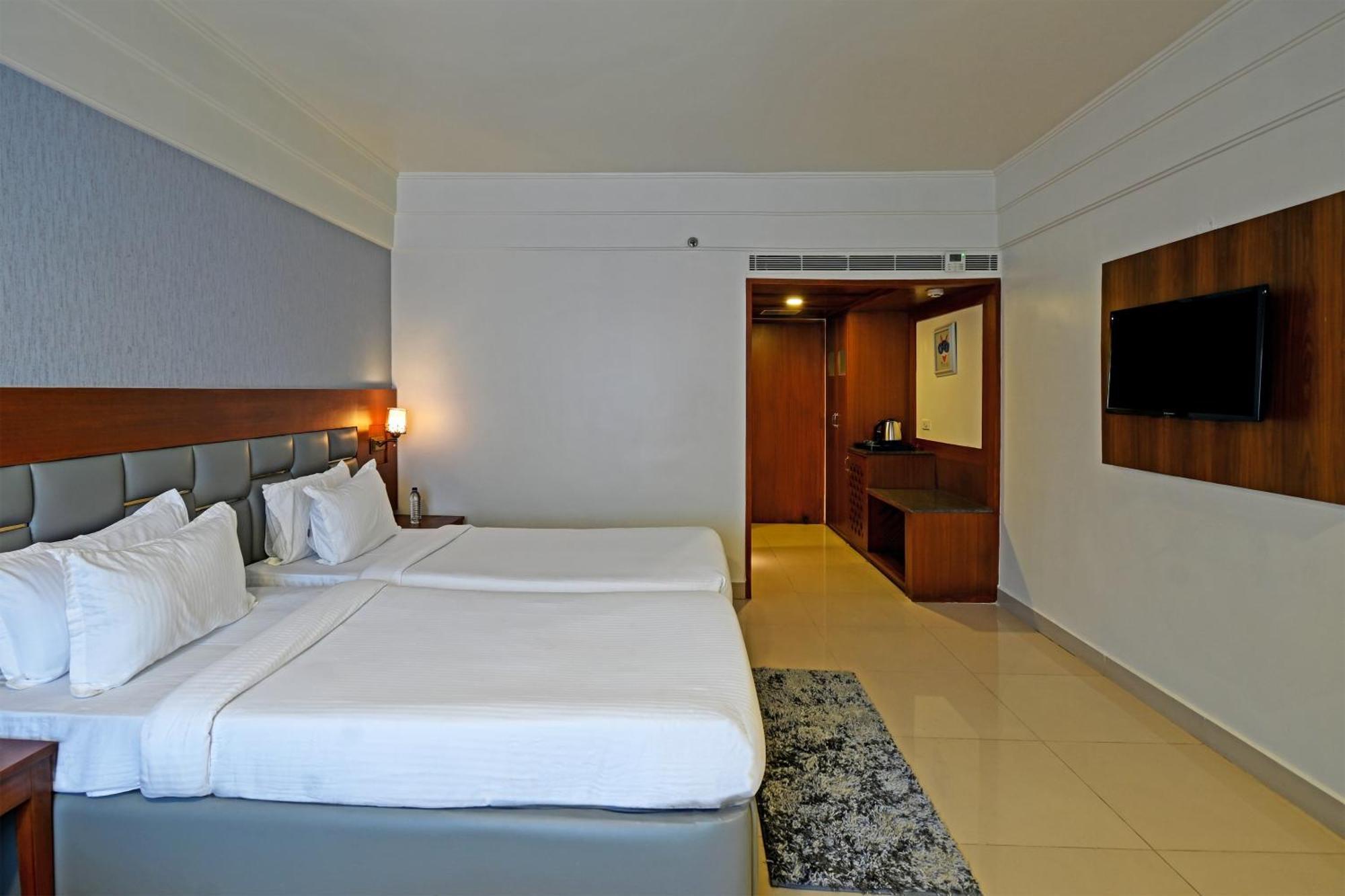 Palette Madhapur Hotel ไฮเดอราบัด ภายนอก รูปภาพ